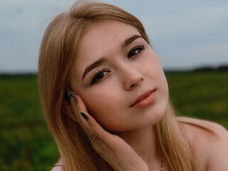 girl naked AnnieMounten