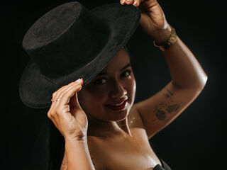 chatrubate cam girl HeidyRouss