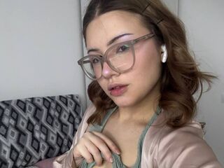 girl fingering shaved pussy VenicePatlan