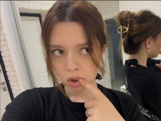 cam girl DevonaChurchey