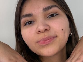 beautiful girl cam AdriaKunstlinger