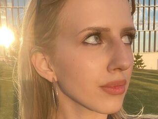 sexy webcamgirl pic AishaSpringstead