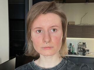 beautiful cam girl AlessandraMillis