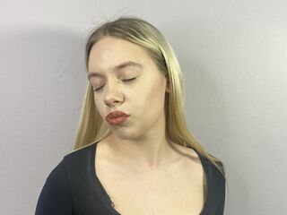 cam girl showing tits AlicaCafarella