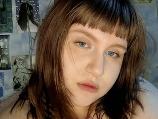 cam girl playing with vibrator AliceBunn