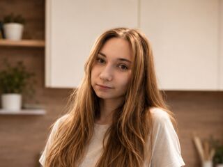 topless cam girl AllieShewmaker