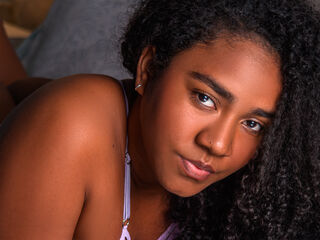 sexy webcamgirl AmaraRuiiz