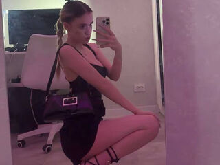 naked cam girl gallery AngelesBelfiore