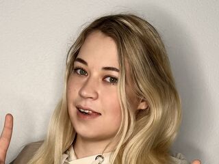 camgirl shaving pussy AnjaTruehart