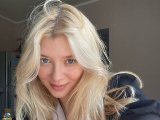 topless camgirl AshleaVadner