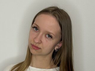 fingering girl webcam  AundreaMoczo