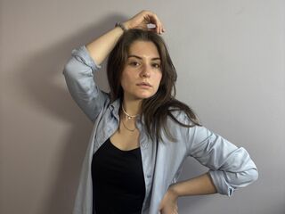 camgirl playing with vibrator BiancaBraham