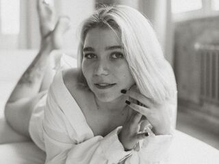 nude cam girl pic BreanaAlosta