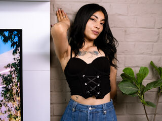 strip tease BrunnetAlba