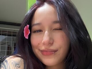 camslut showing pussy CamiLewit