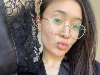 camwhore fingering pussy CammieCoroniti