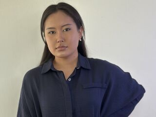 adult cam CarolannOrmisto