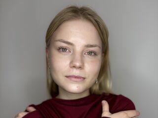 nude camgirl photo CarolynPratt