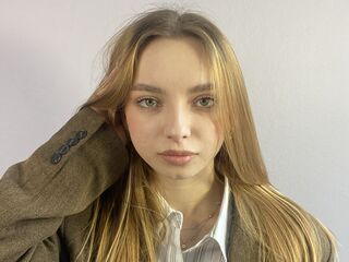 camgirl ChariseKuhnke