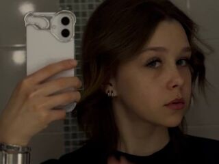 hot webcam slut CorieDemagastris