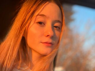 topless cam girl DarlenaBallew