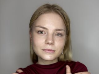 naughty webcamgirl DelenaLabonne