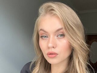 bedroom livesex ElaraBrooks