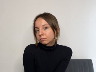naked webcamgirl EleonoraSzabo