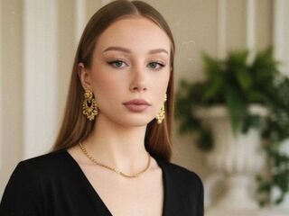 girl shaving pussy EmaGurrad