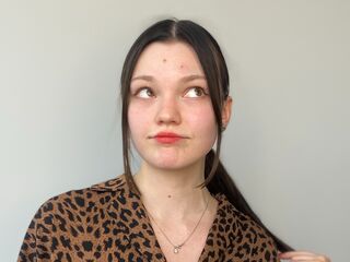 beautiful camgirl FloraDoggett