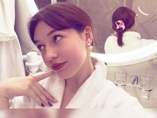 naked girl with cam fingering GudrunManzone