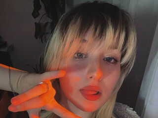 naked girl with webcam masturbating with vibrator HanFiorini