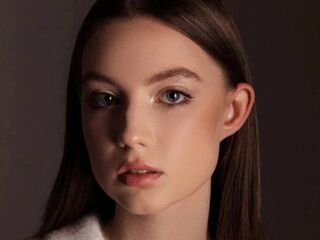 webcamgirl chatroom JaneneFeig