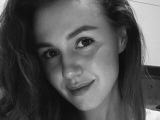 camwhore masturbating with vibrator JanieceZarco