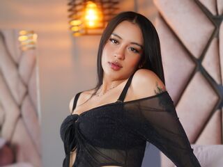 camwhore fingering shaved pussy KaisaCurt