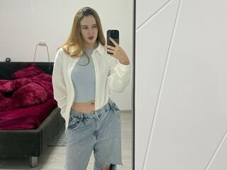 naked camgirl KellyLynn