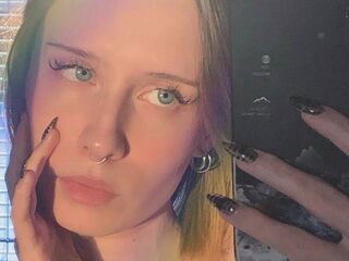 camslut topless LeonilaSeedorf