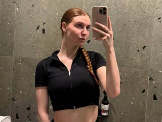 camwhore LessieNunz