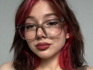naked camgirl fingering pussy LessyGrayce
