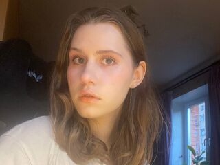 naughty camgirl fingering shaved pussy LibbyCasumpang