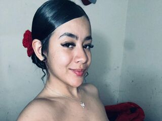 camwhore masturbating with vibrator LiliCasther