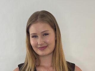 cam girl masturbating with vibrator LillieTumminia