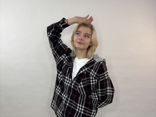 chat room cam LorieYancy