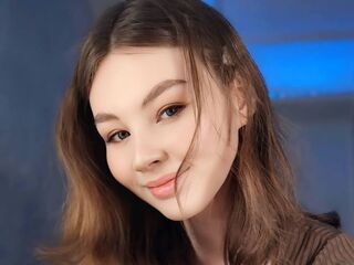 naked camgirl picture LuanneGfroerer