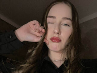 beautiful webcamgirl MacieAragones