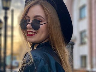 live video chat MaiaOshman