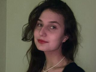 naked camgirl masturbating with vibrator MarciaHynd