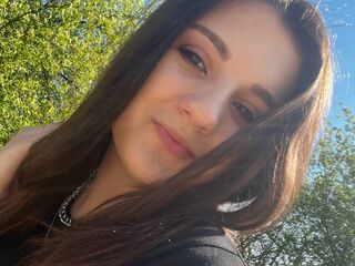 cam girl playing with dildo MaryannaShumway