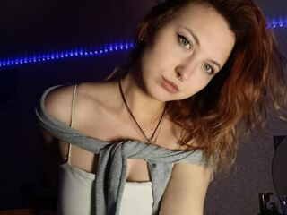 cam strip tease MaudieTuttle