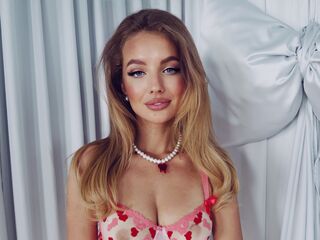 topless cam girl MayaGal